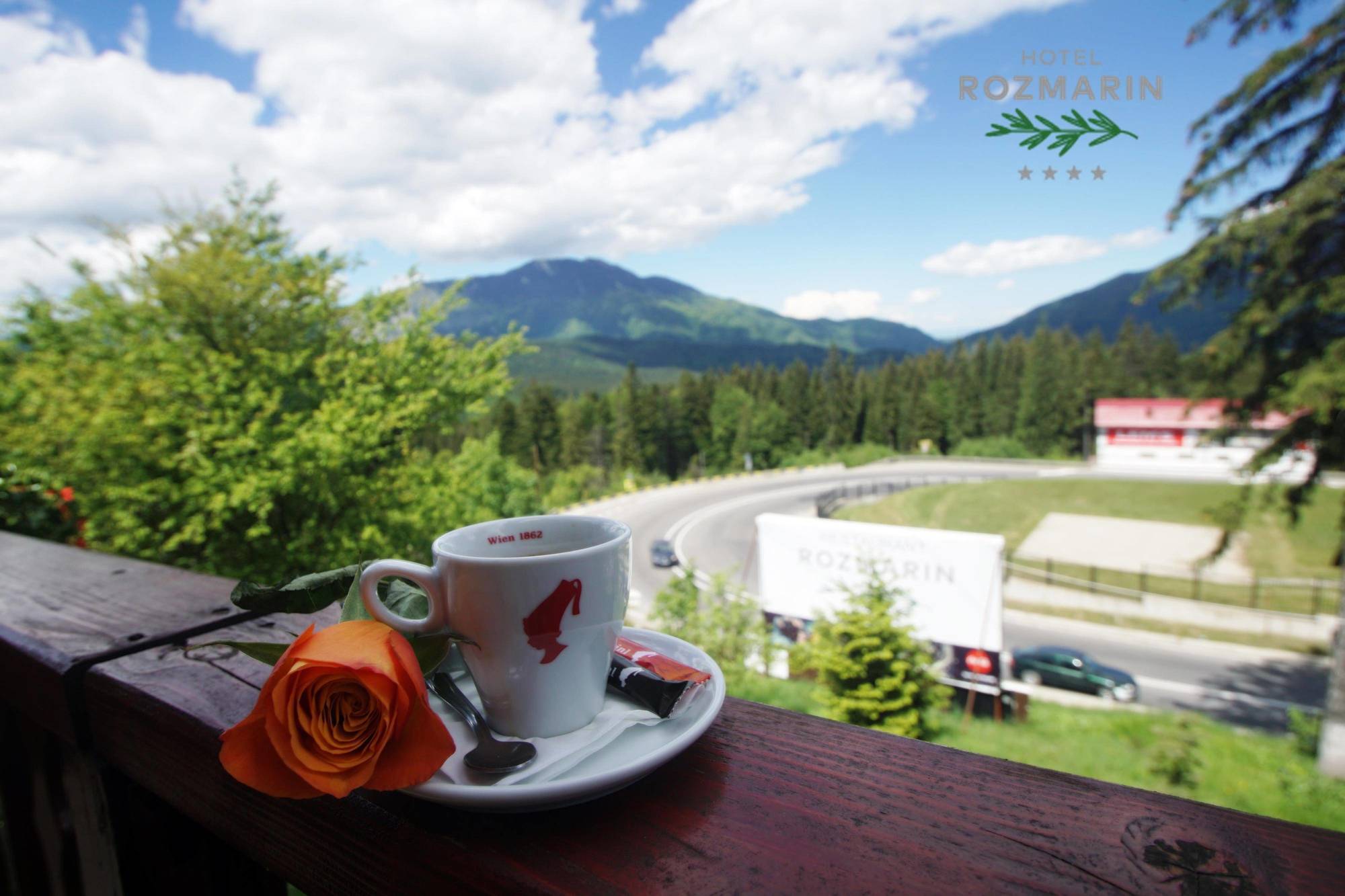 Hotel Rozmarin Предеал Екстериор снимка