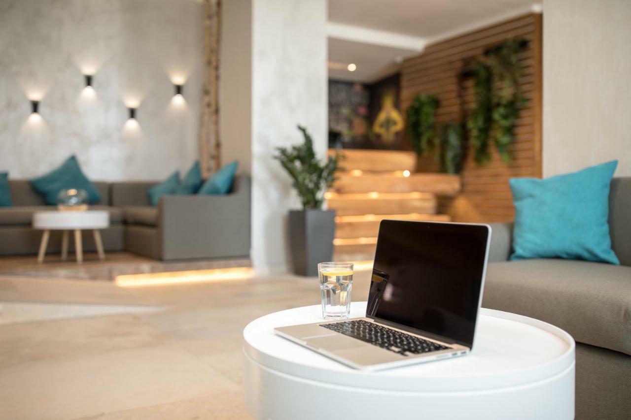 Hotel Rozmarin Предеал Екстериор снимка