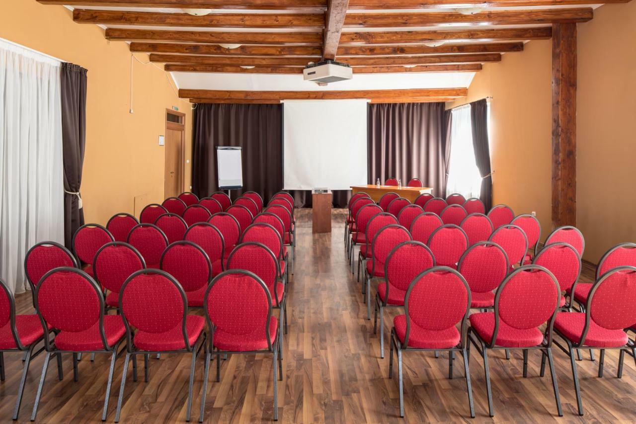 Hotel Rozmarin Предеал Екстериор снимка