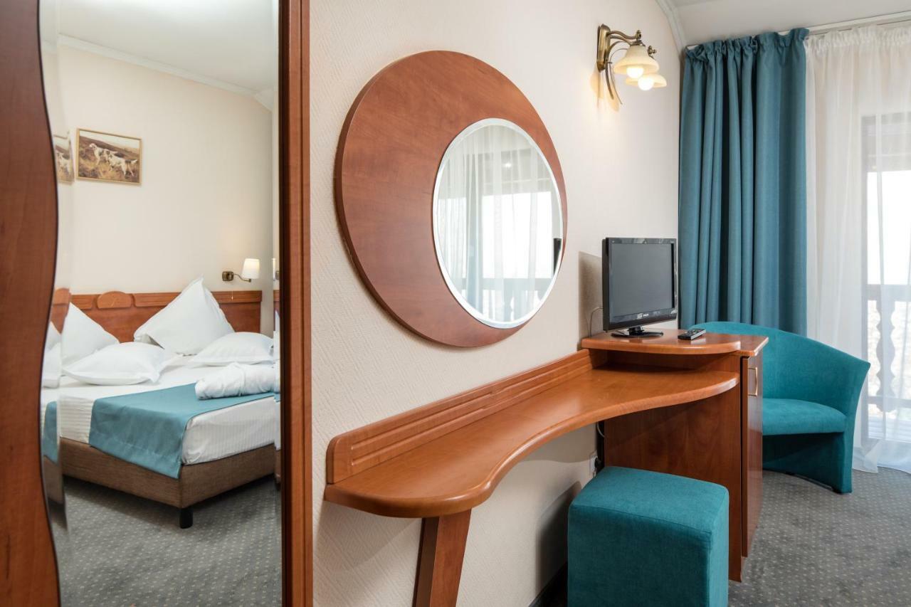 Hotel Rozmarin Предеал Екстериор снимка