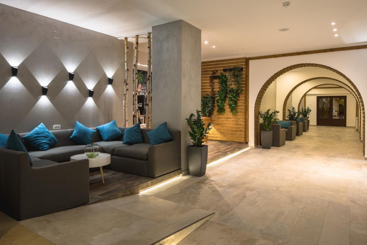 Hotel Rozmarin Предеал Екстериор снимка