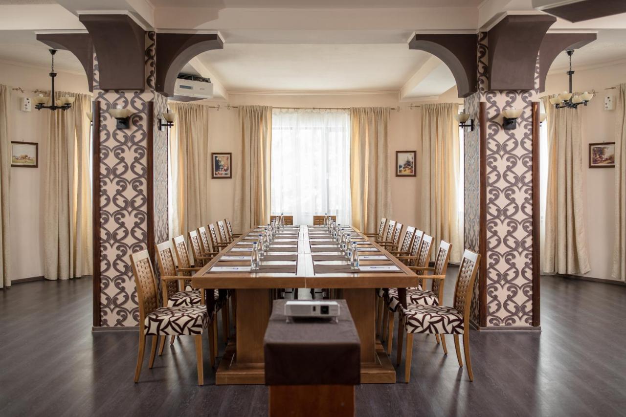 Hotel Rozmarin Предеал Екстериор снимка